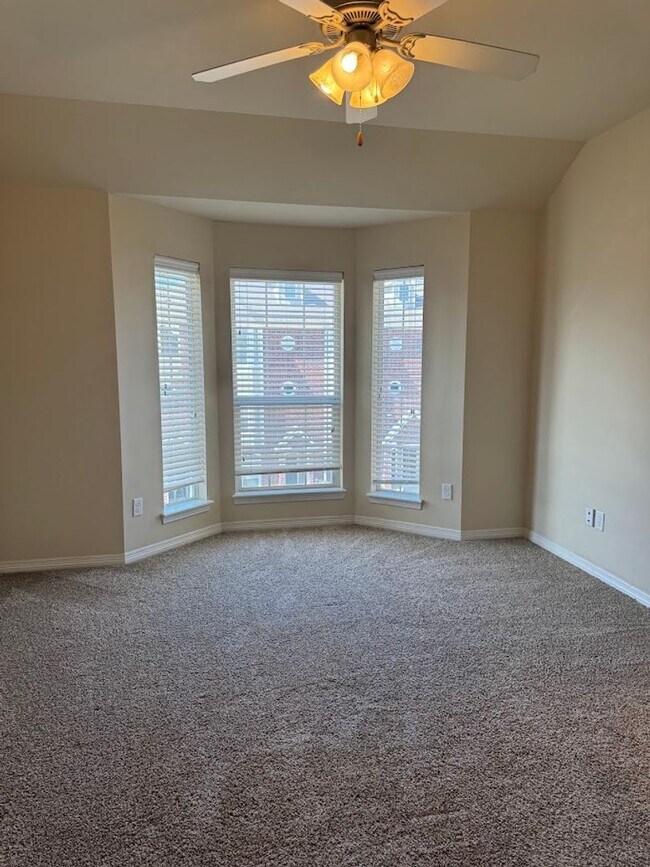 Building Photo - Welcome Home!