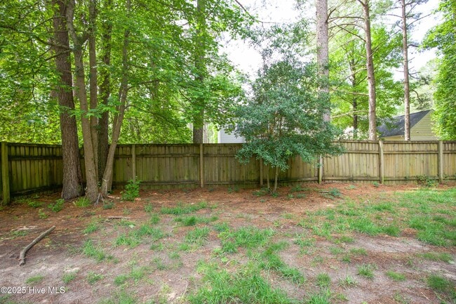 Building Photo - 768 Gold Finch Way