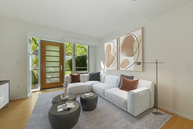 Building Photo - 2 Earhart St