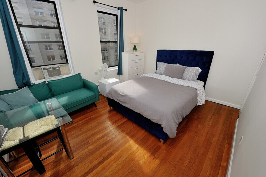 Building Photo - 1503 1st Ave