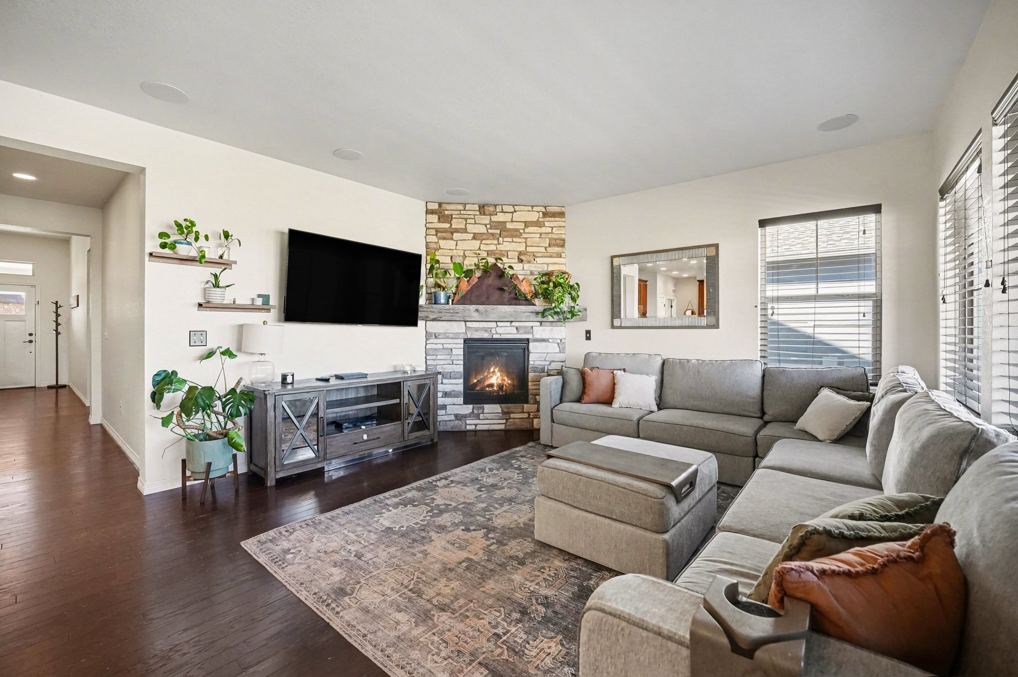 Building Photo - 470 Grenville Cir