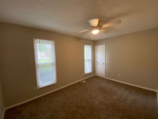 Building Photo - NOW OFFERING FIRST FULL MONTH FREE IF MOVE...