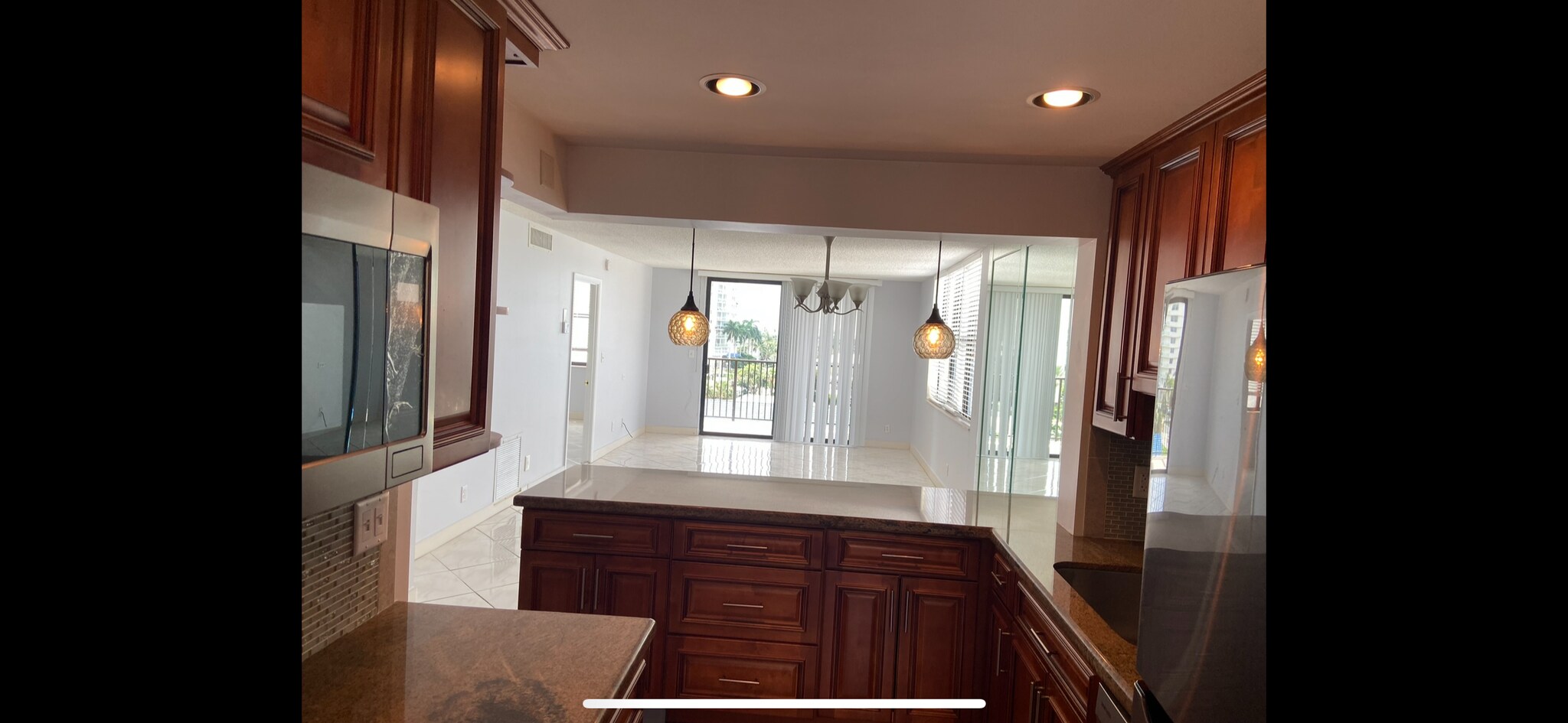 Building Photo - 801 N Ocean Blvd