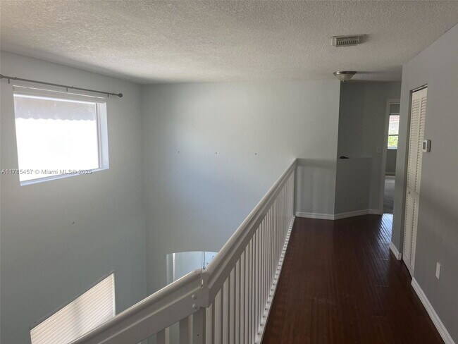 Building Photo - 14670 SW 132nd Ct