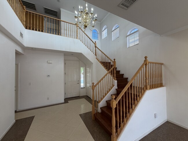 Building Photo - 10115 Capistrello Ave