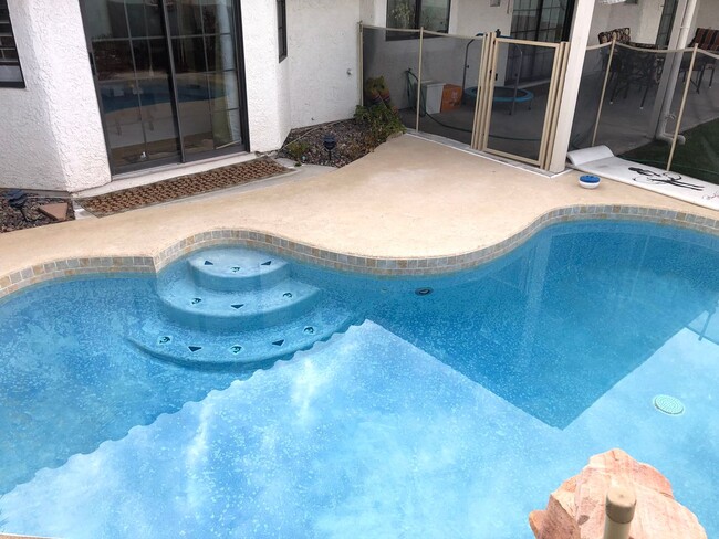 Building Photo - Gorgeous Furnished Oasis in Las Vegas Avai...