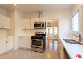 Building Photo - 8434 Blackburn Ave