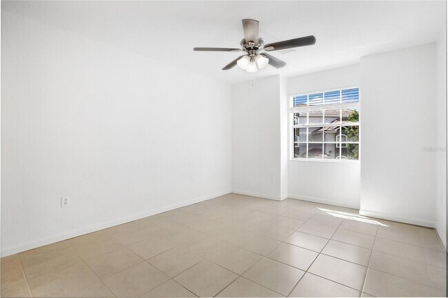 Building Photo - 13815 Fairway Island Dr