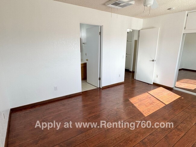 Building Photo - Spacious and Clean 2 bed Home In Joshua Tree