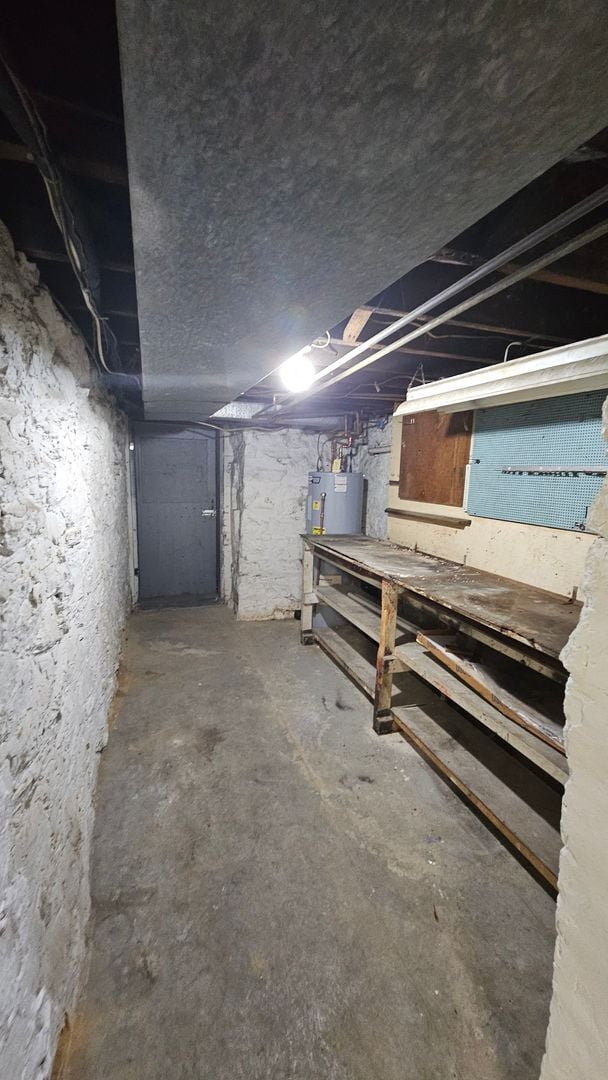 Building Photo - 3 Bedroom Duplex!