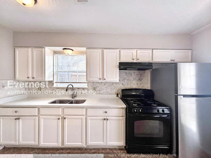 Building Photo - 5214 Fairgreen Ln