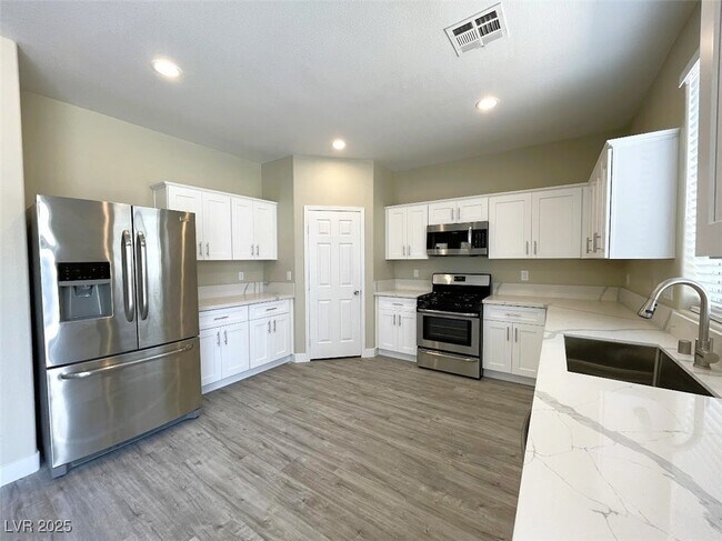 Building Photo - 8050 Villa Avada Ct