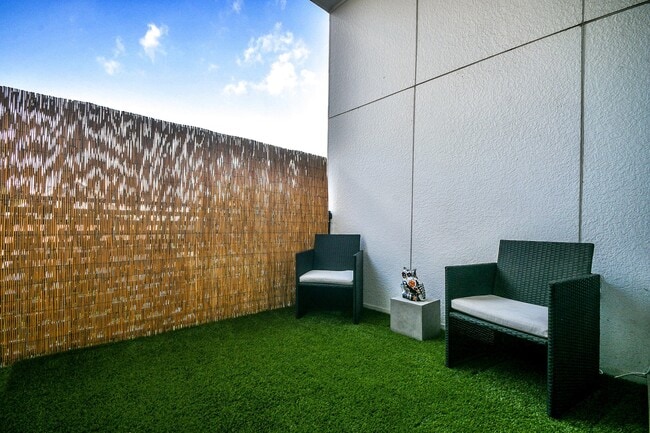 Building Photo - 2412 Canal St