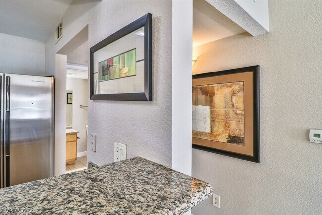 Building Photo - 5055 W Hacienda Ave