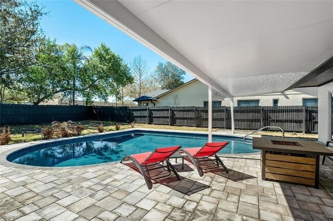 Building Photo - 2350 Sherbrooke Rd