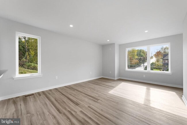 Building Photo - 153 Old Lincoln Hwy