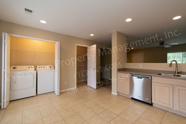 Building Photo - 6714 Autumn Ridge Dr