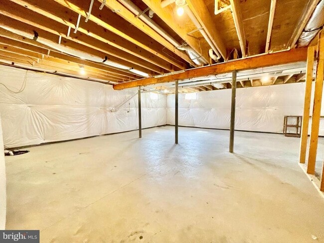 Building Photo - 307 S Marshview Terrace