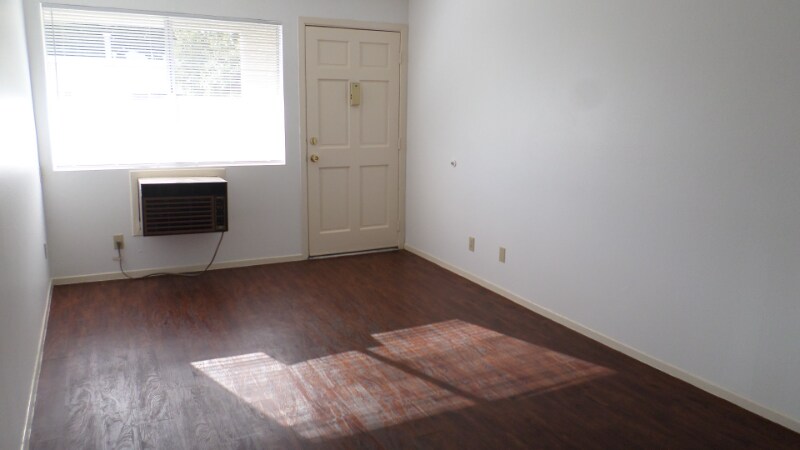 Building Photo - 5271 Huntington Dr N
