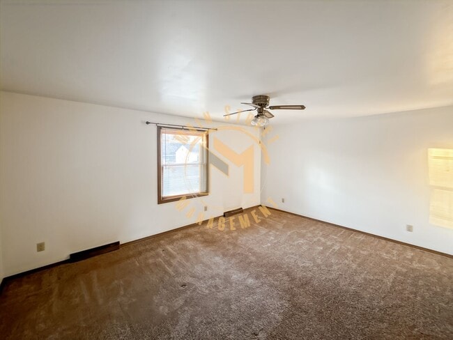 Building Photo - 1433 Baumgart Rd