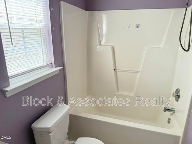 Building Photo - 1414 Crimson Creek Dr