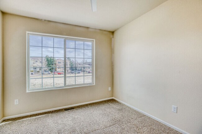 Building Photo - 1829 Final View Aly