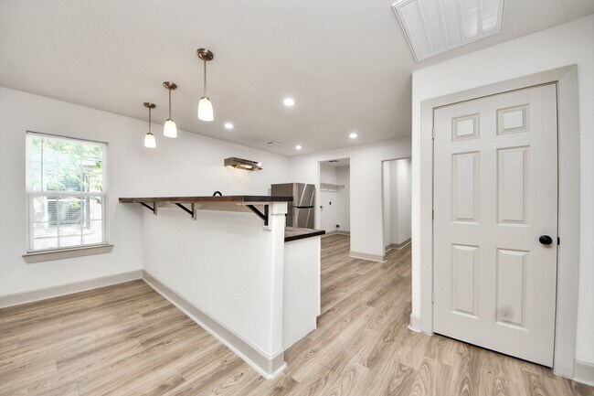 Building Photo - 2919 Rosedale St
