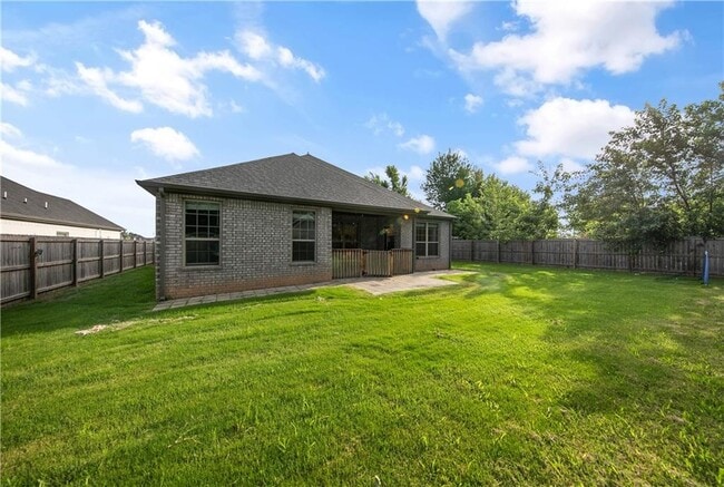 Building Photo - 730 Winston pl