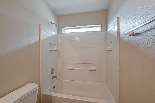 Building Photo - 838 Darbydale Crossing Ln