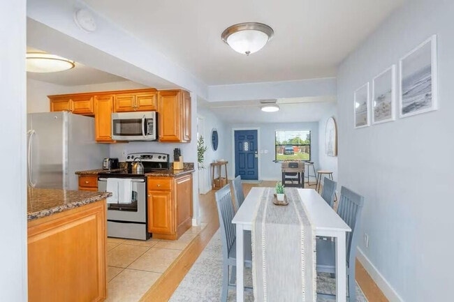 Building Photo - 3762 Catalina Rd