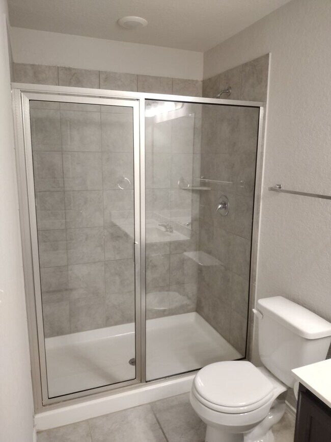Building Photo - Fresh and Clean!!!