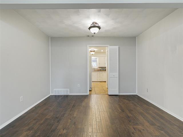 Building Photo - 7022 Kingsbury Dr