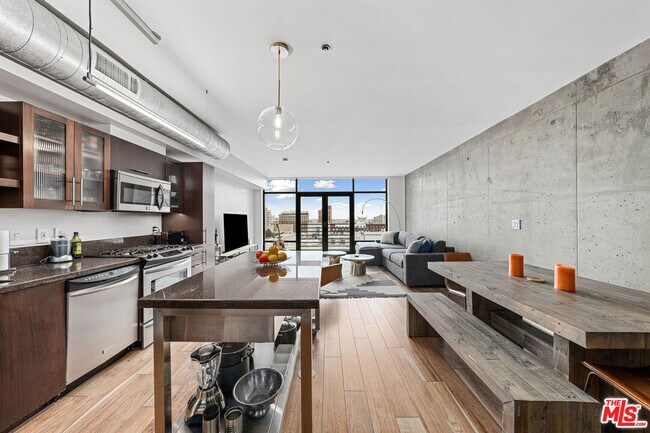 Building Photo - 1111 S Grand Ave