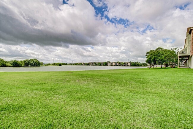 Building Photo - 18800 Egret Bay Blvd