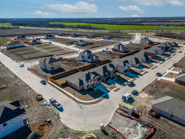 Building Photo - Almost New, Modern Look 4 Bed 3 Bath House in Van Alstyne Available Now!