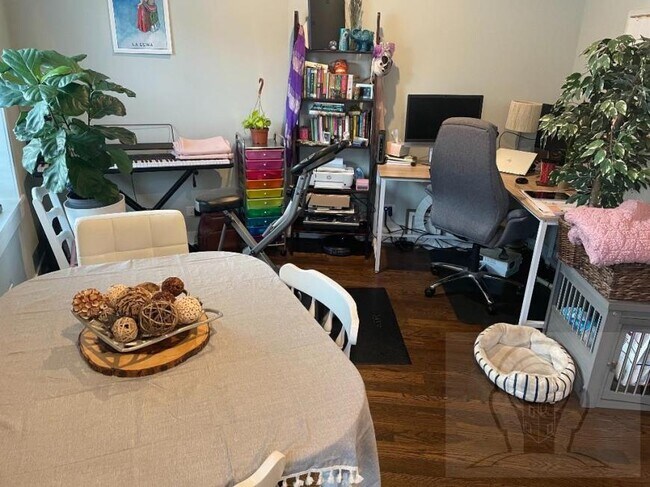 Building Photo - 1 bedroom in CHICAGO IL 60613