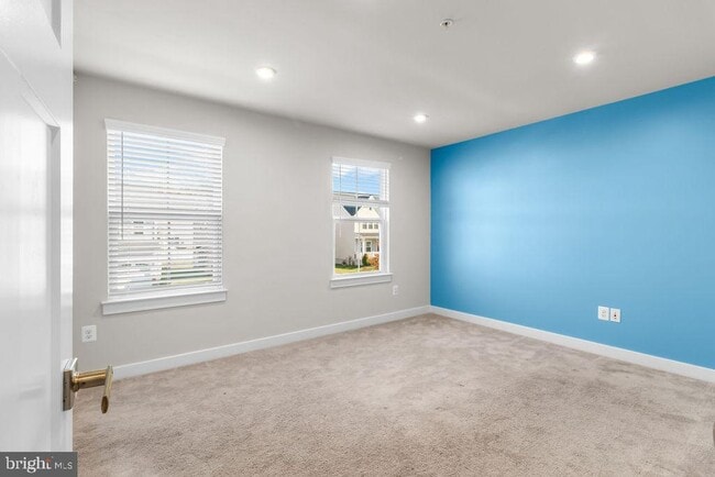 Building Photo - 2305 Wadlow Ln