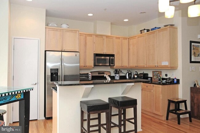 Building Photo - 2010 N Westmoreland St