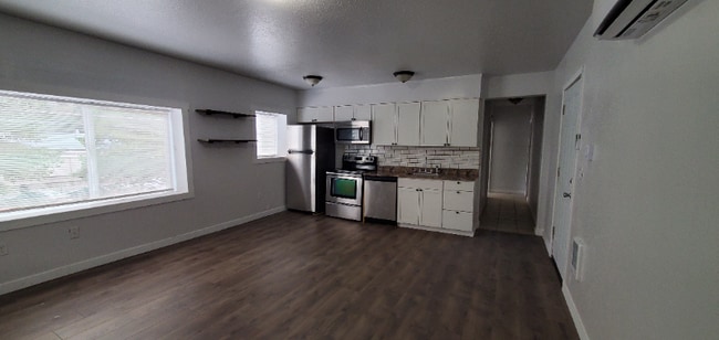 Building Photo - 318 N St