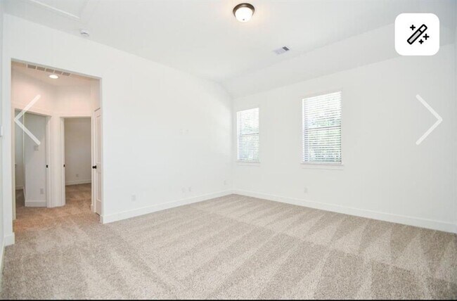 Building Photo - 10727 River Walk Dr