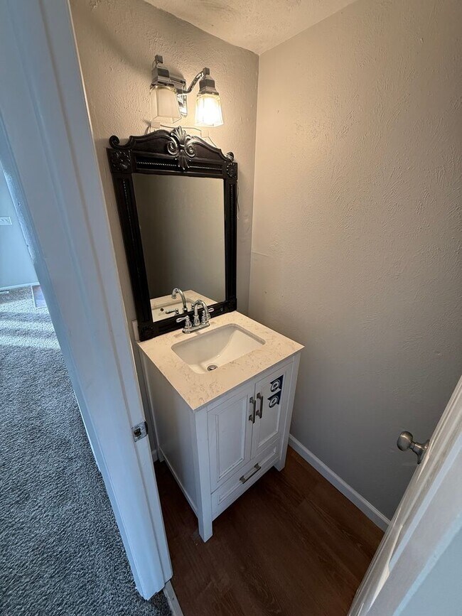 Building Photo - 14086 E 22nd Pl