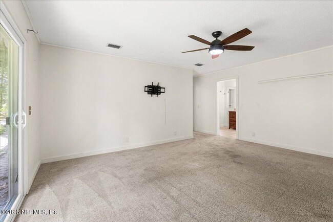 Building Photo - 2421 Dogwood Ln