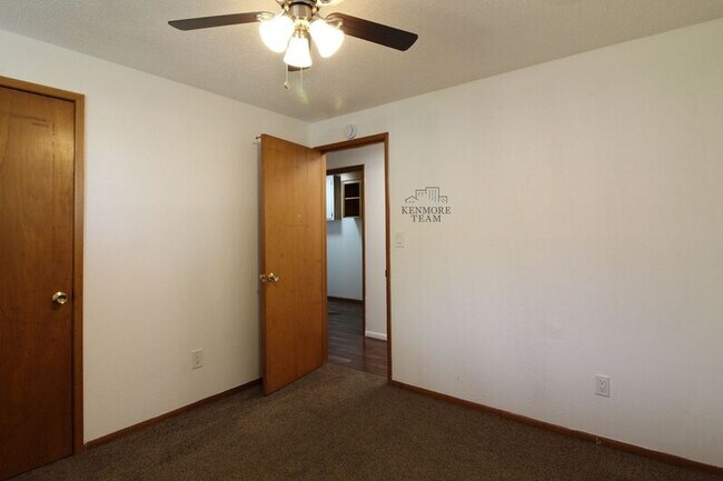 Building Photo - 1707a W 7th Ave