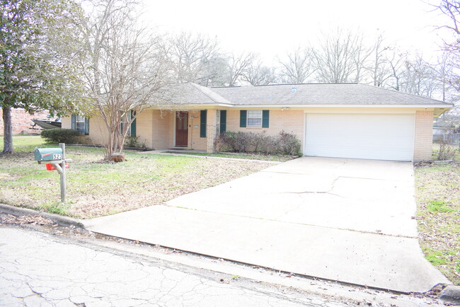 Building Photo - 523 Arbor Oak Dr
