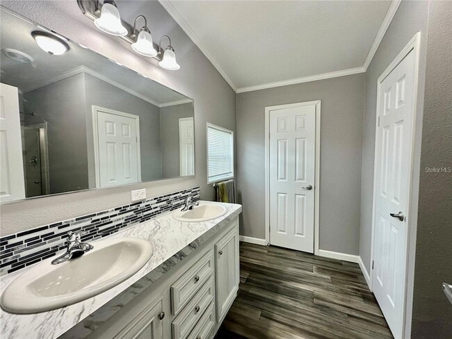 Building Photo - 55744 Holiday Cir