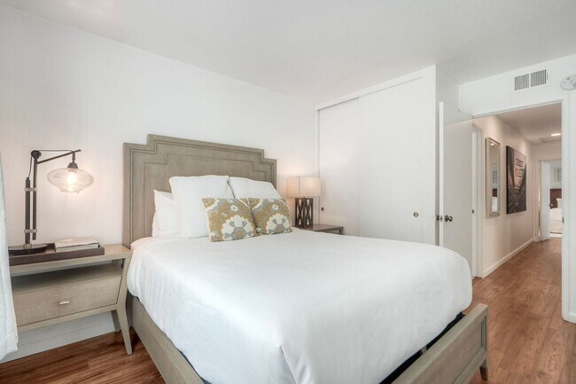 Building Photo - Furnished 2 bedroom in Carlsbad-Close to Beach