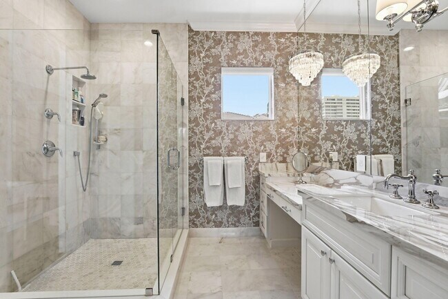 Building Photo - 921 Osceola Dr