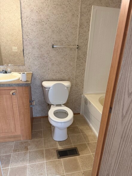 Building Photo - 2070 Krist Ln