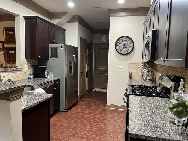 Building Photo - 665 Township Cir