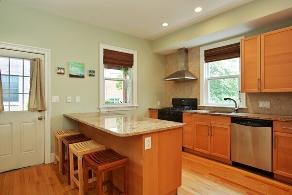 Building Photo - 11 Lester Pl